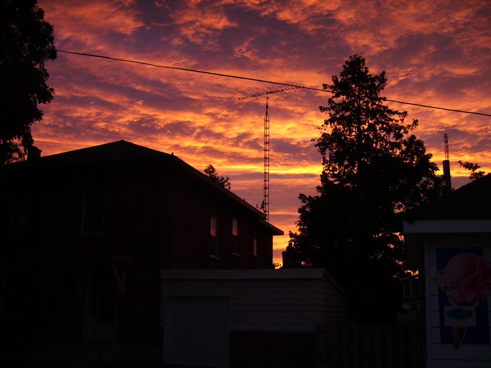 Sonnenuntergang in der Kleinstadt Lakefield.