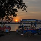 Sonnenuntergang in der Mekongstadt Thakek