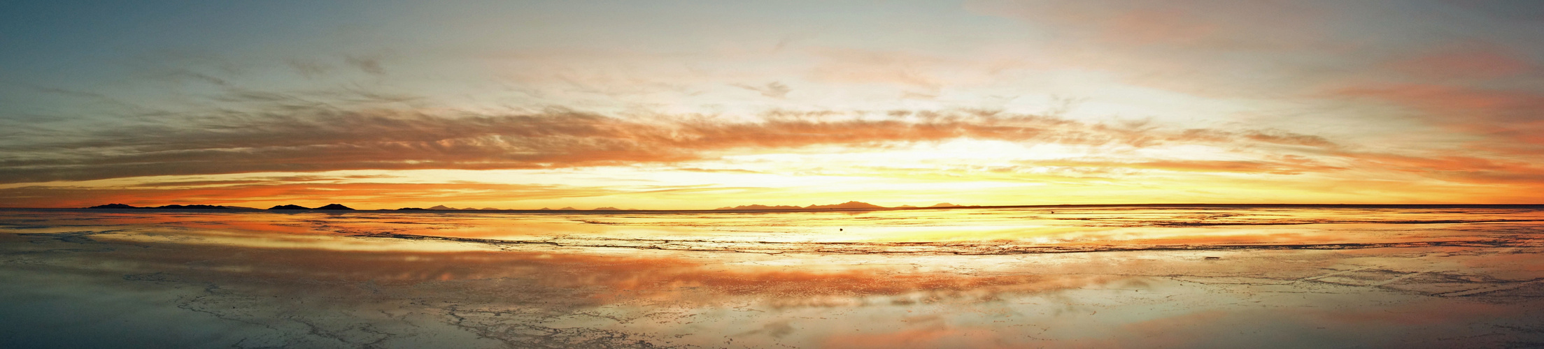 Sonnenuntergang in der Salzwüste