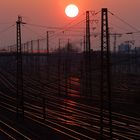 Sonnenuntergang in der vom Menschen geschaffenen Landschaft