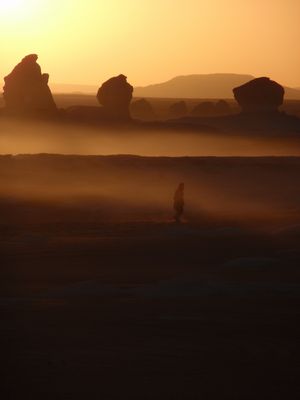 Sonnenuntergang in der Weißen Wüste