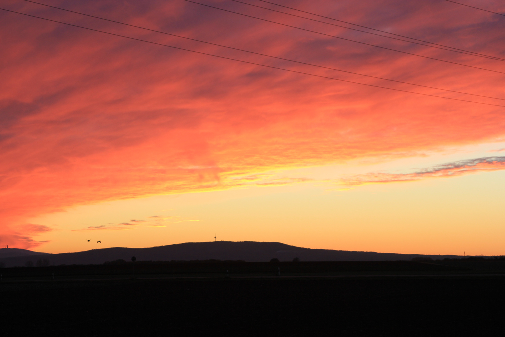 Sonnenuntergang in der Wetterau. Blick Richtung Taunus.