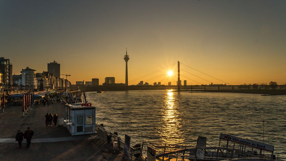 Sonnenuntergang in Düsseldorf
