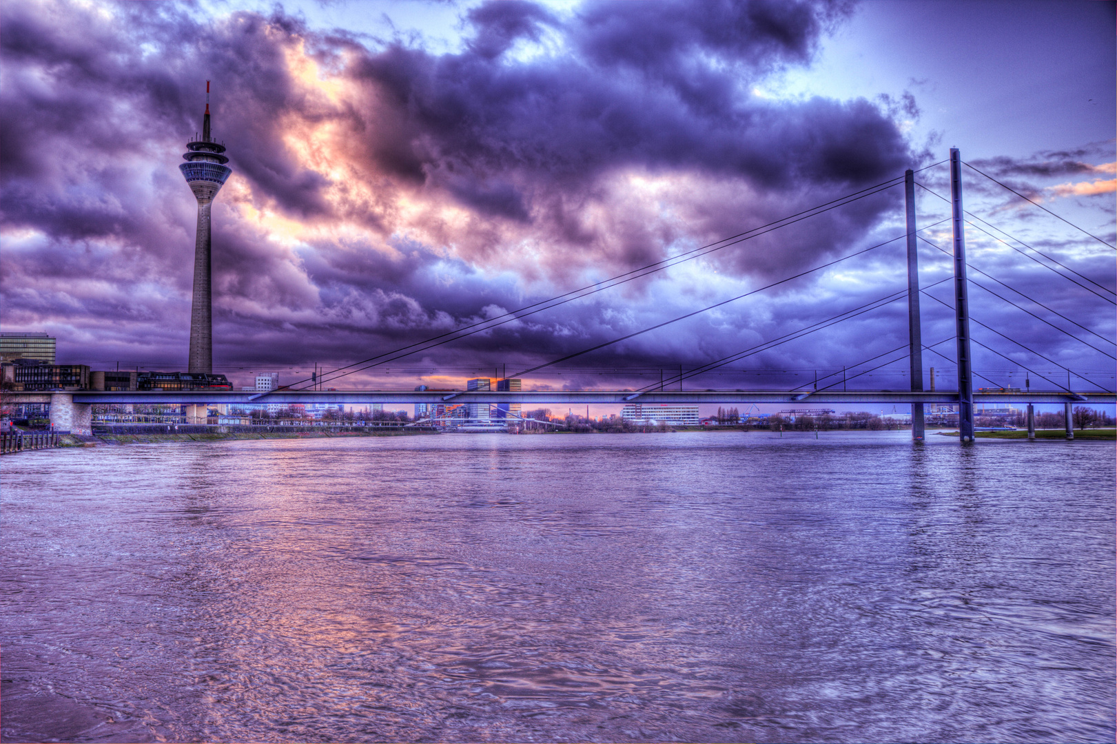 Sonnenuntergang in Düsseldorf