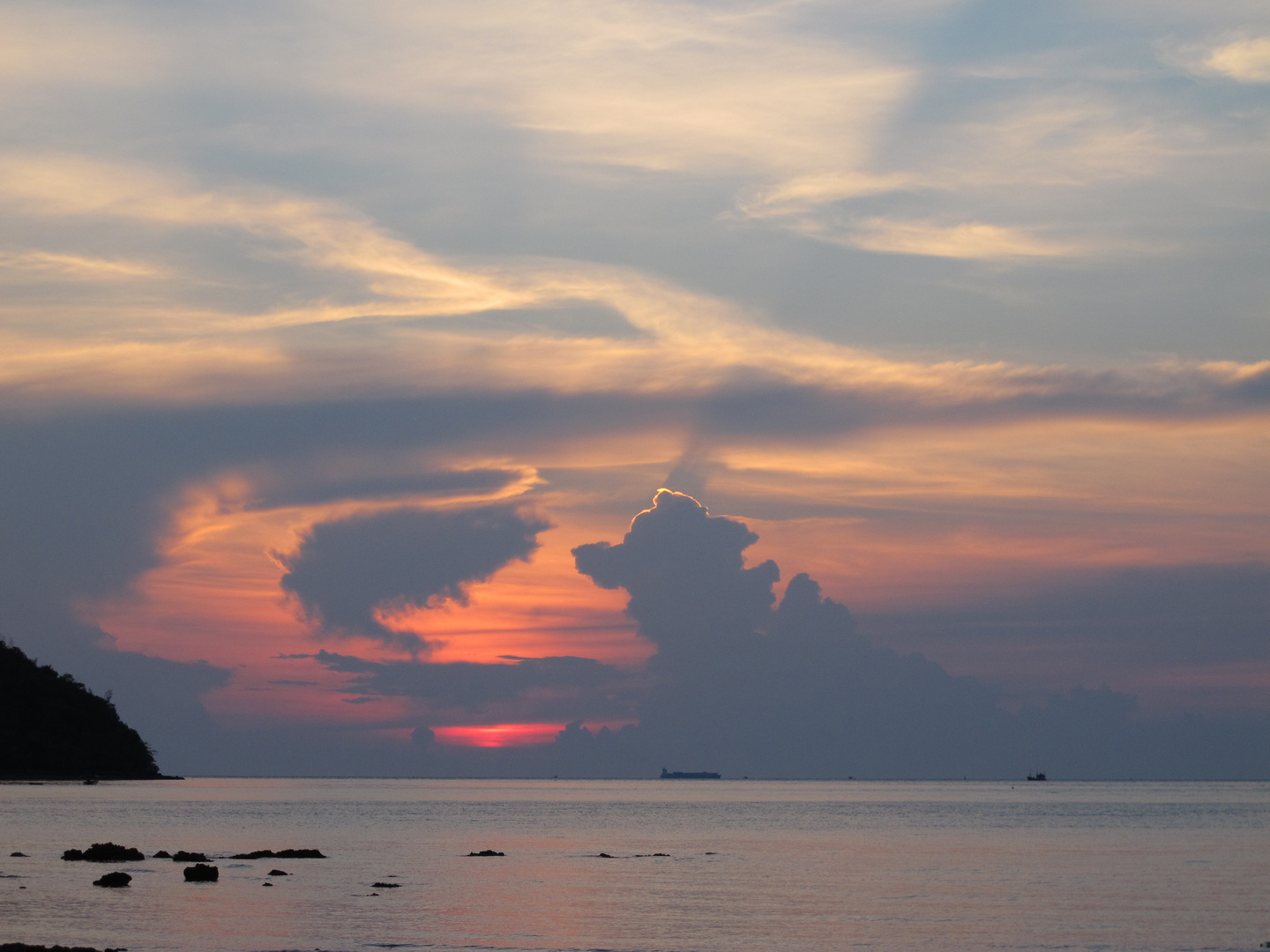 Sonnenuntergang in einem Militarycamp zwischen Jomtien und Sattahip