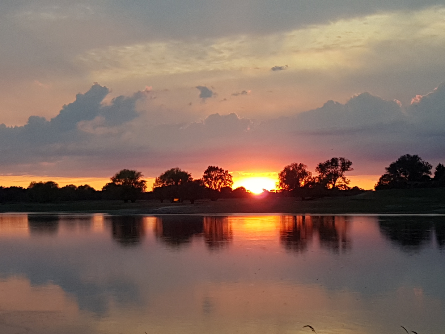 Sonnenuntergang in Gorleben an der Elbe