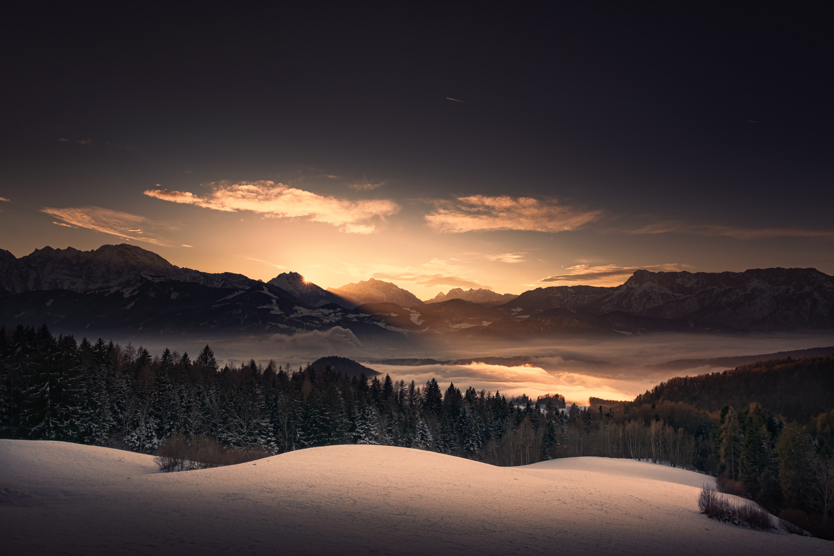 Sonnenuntergang in Halleins Bergen