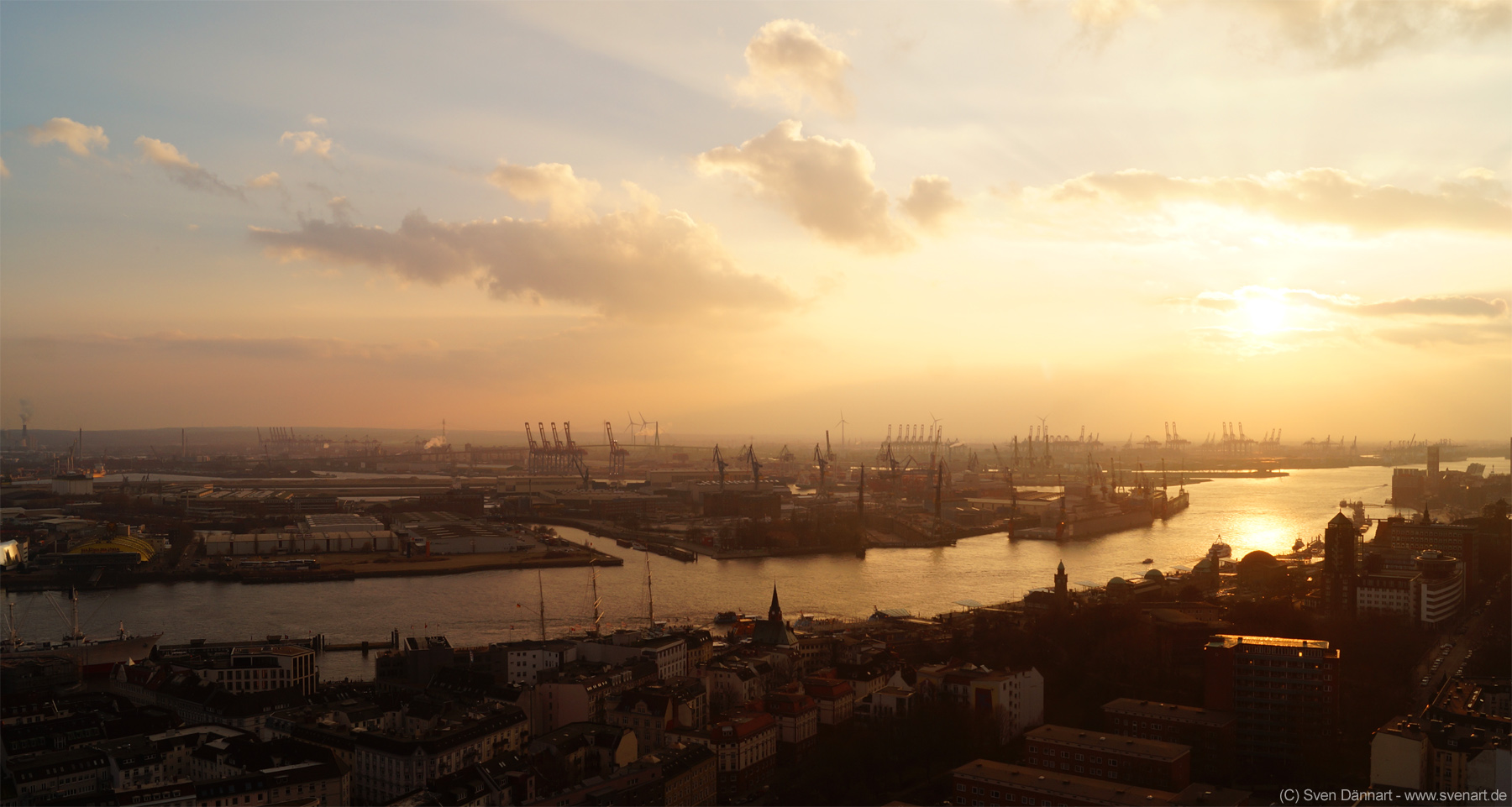 Sonnenuntergang in Hamburg