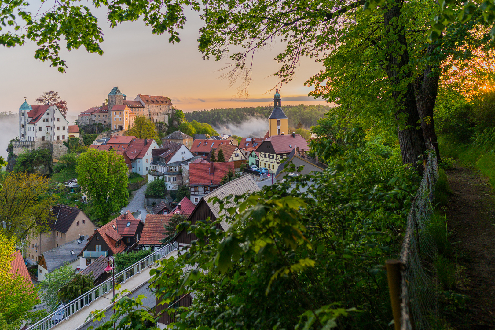 Sonnenuntergang in Hohnstein nach einem verregneten Tag