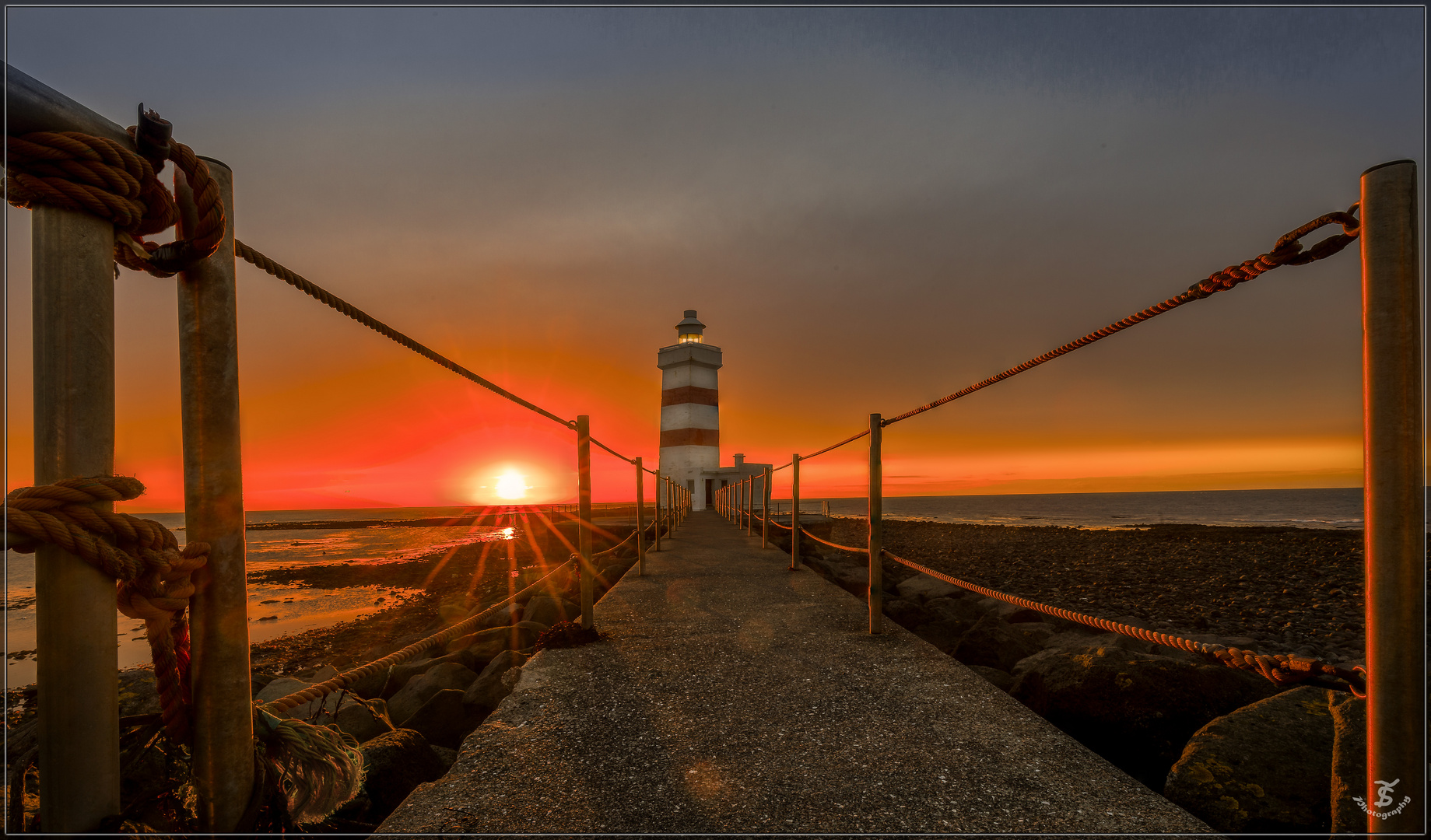 Sonnenuntergang in Island, Gardur, the old lighthouse