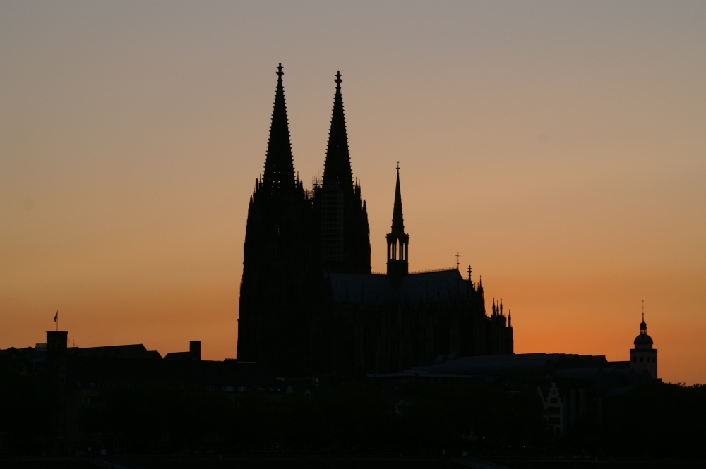 Sonnenuntergang in Köln im Juni 2005