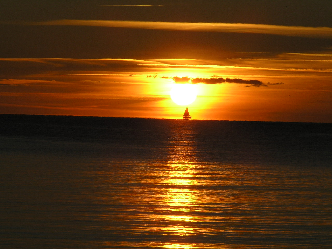 Sonnenuntergang in Kroatien im Dezember