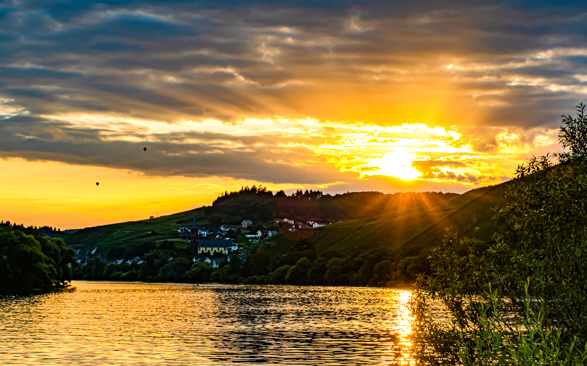 Sonnenuntergang in Lieser/Mosel 3483-2