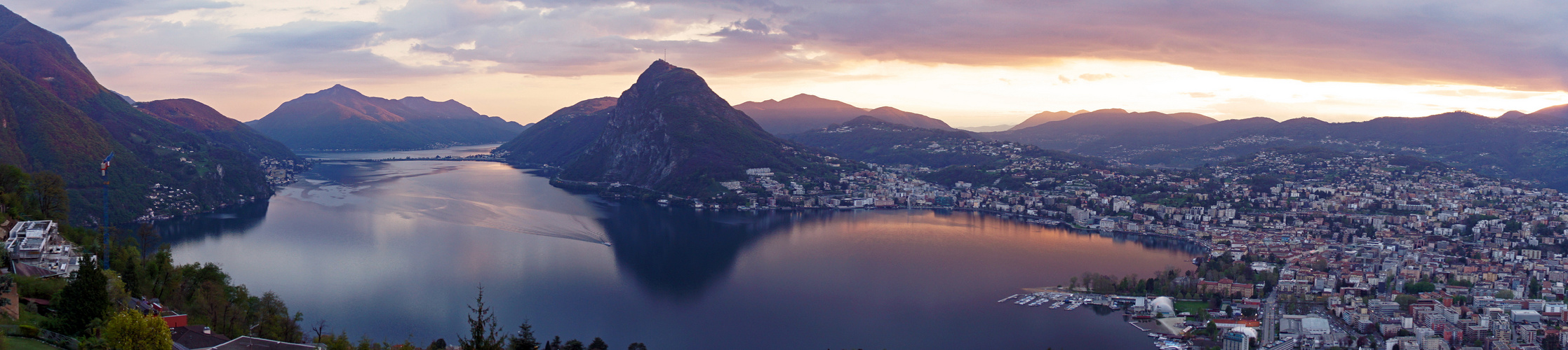 Sonnenuntergang in Lugano panorama
