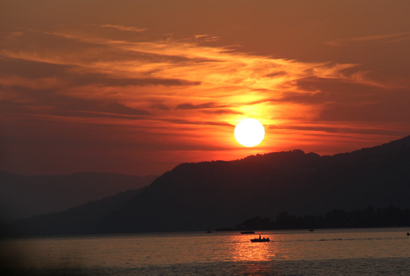 Sonnenuntergang in Montreux 2013 (Seriebild Nr. 5)