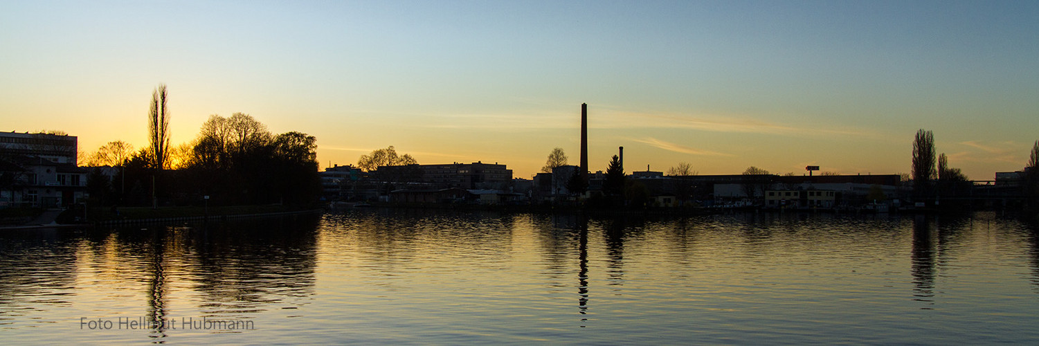 SONNENUNTERGANG IN NEUKÖLLN