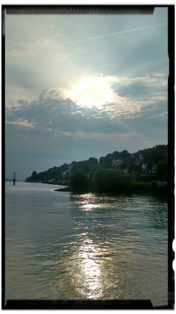 Sonnenuntergang in Neumühlen Overgönne 