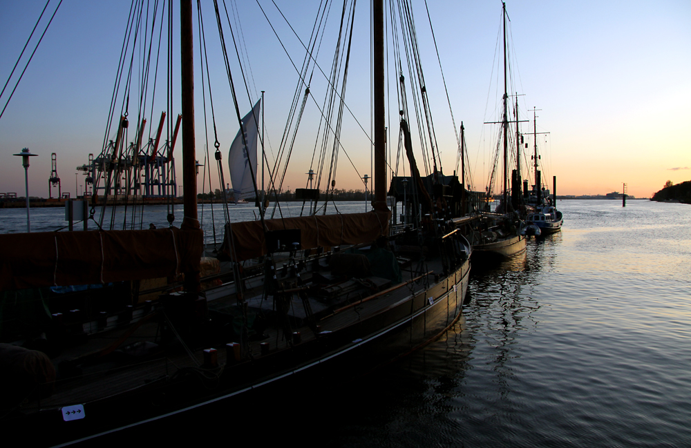 Sonnenuntergang in Öevelgönne