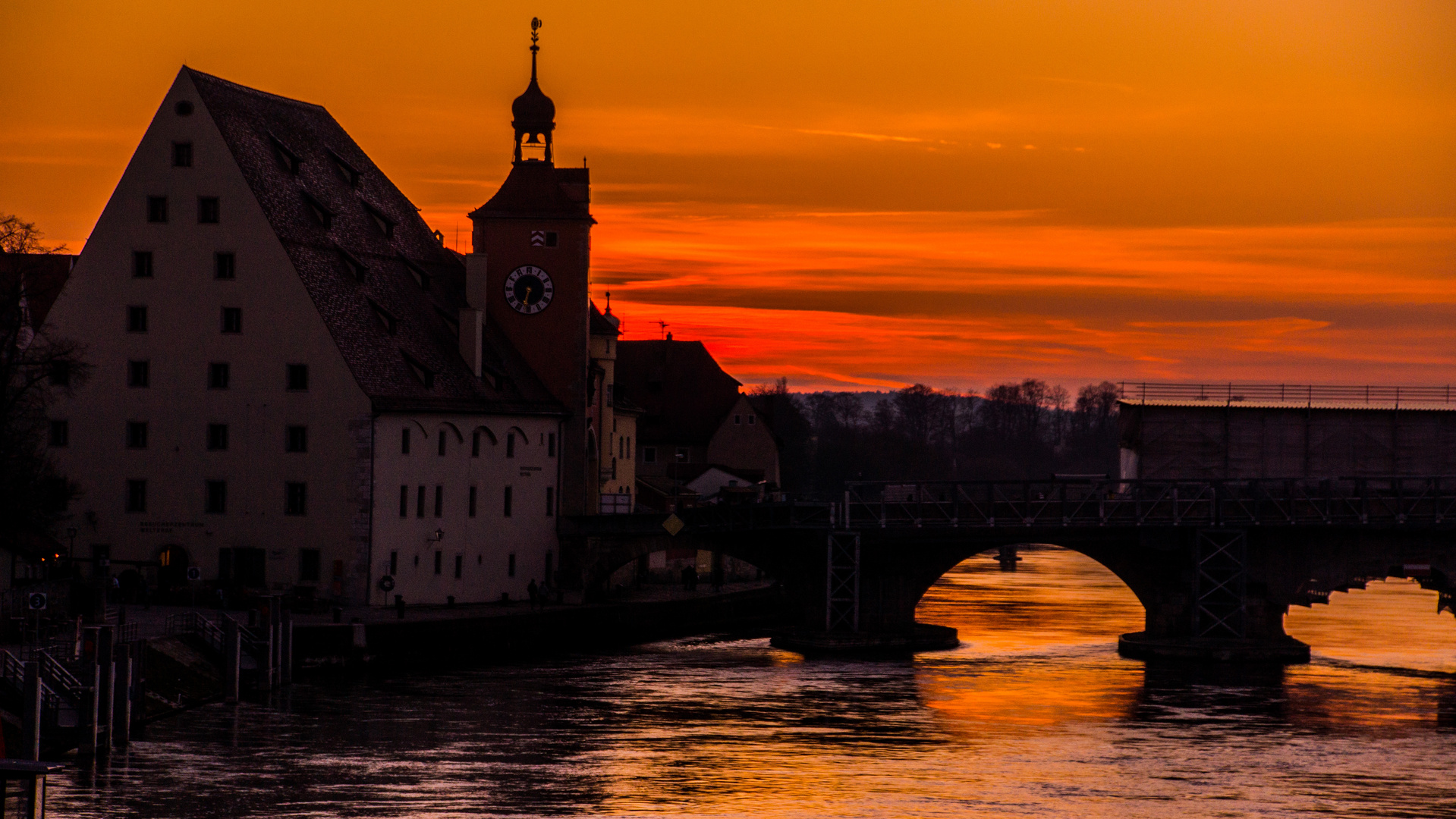 Sonnenuntergang in Regensburg