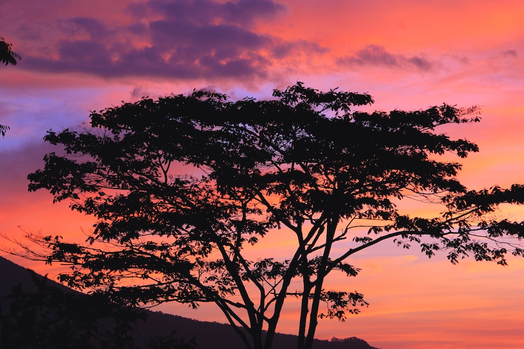 Sonnenuntergang in Ruteng Flores Indonesien