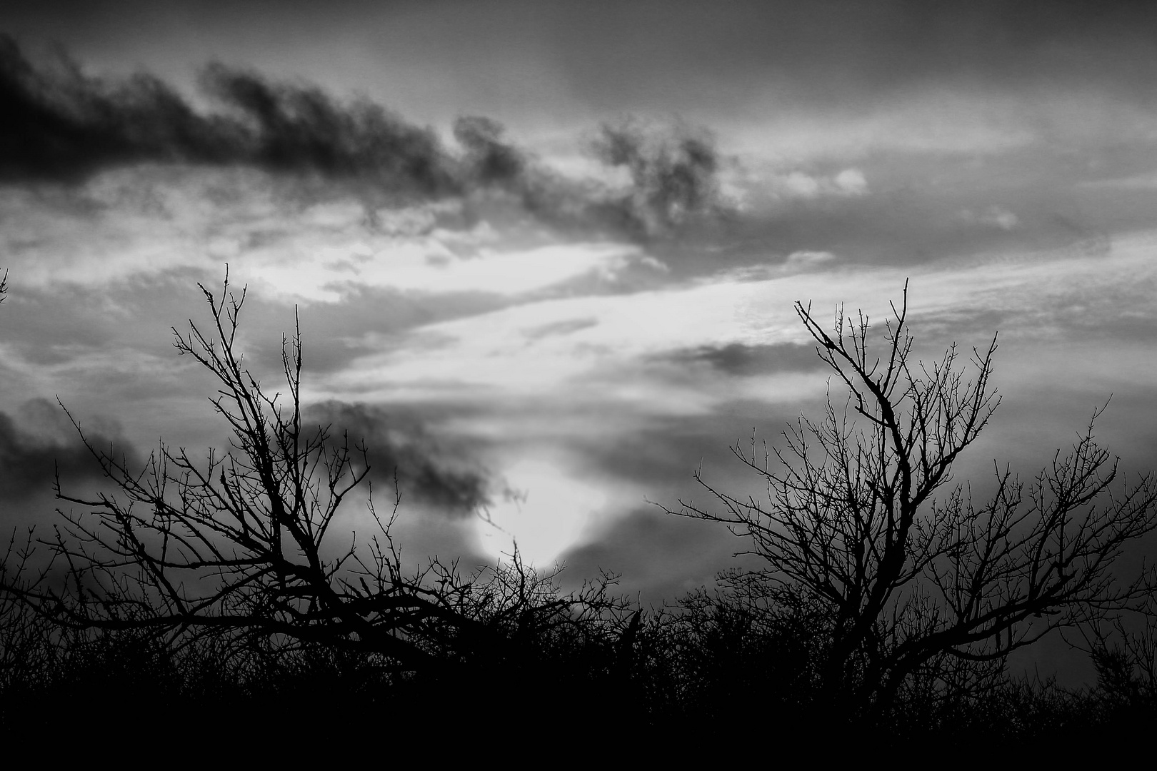 Sonnenuntergang In Schwarz Weiss Foto Bild Wolken Natur Schwarz Weiss Bilder Auf Fotocommunity