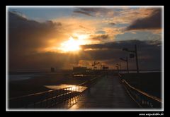 Sonnenuntergang in St. Peter Ording am Strand