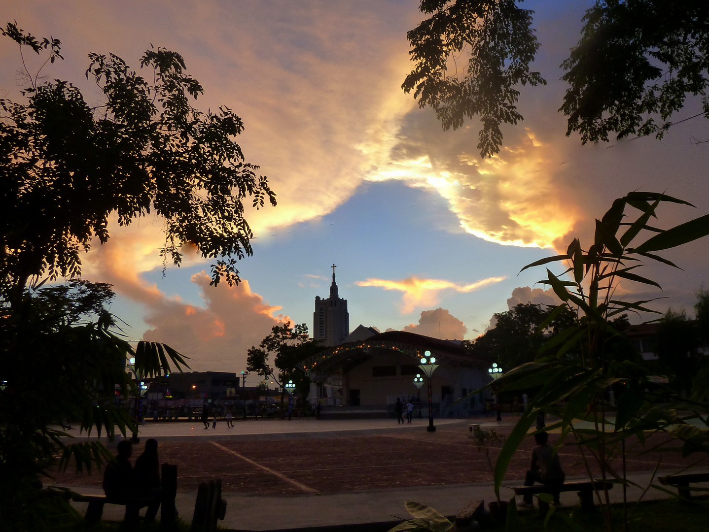 Sonnenuntergang in Tarlac-City