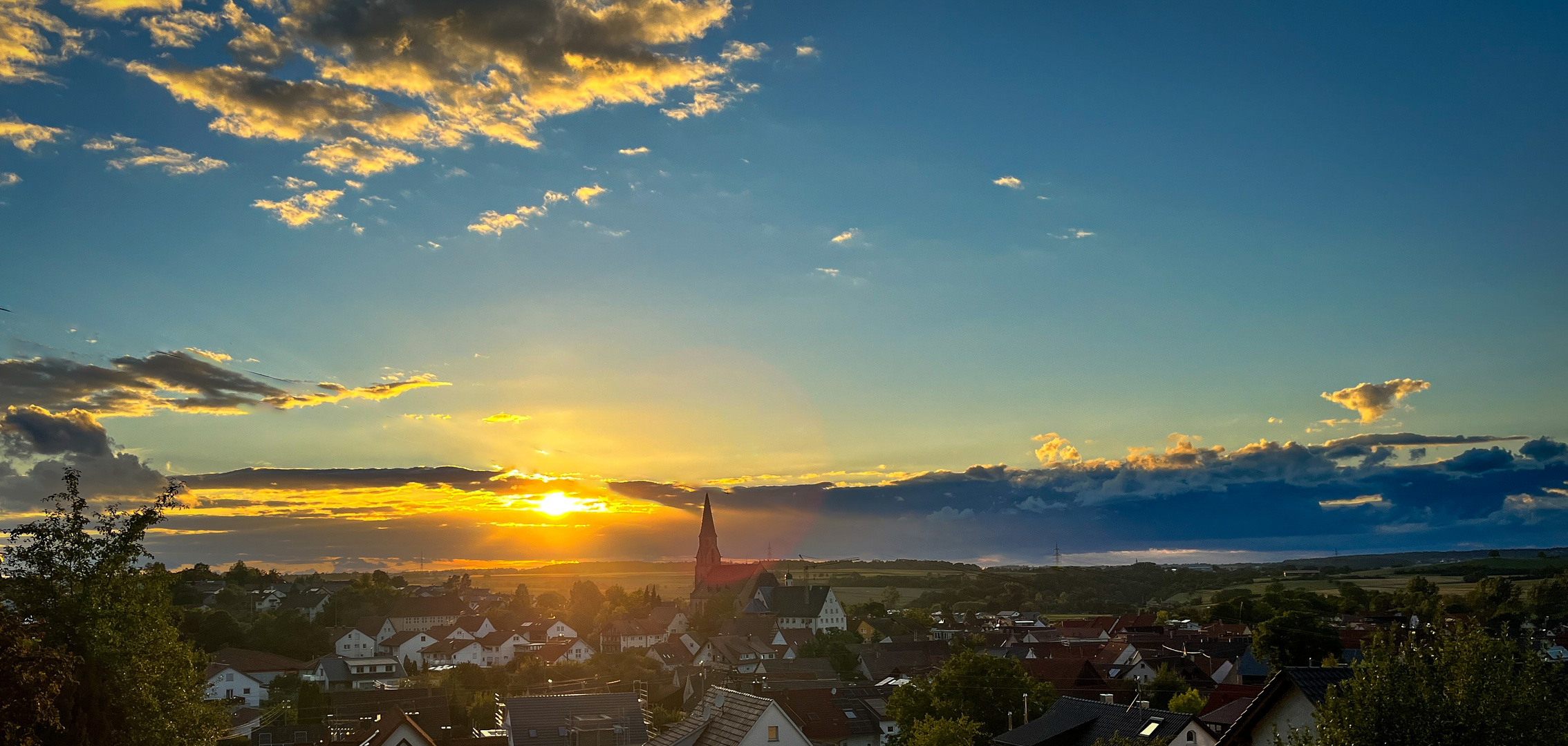 Sonnenuntergang in unserem Dorf 