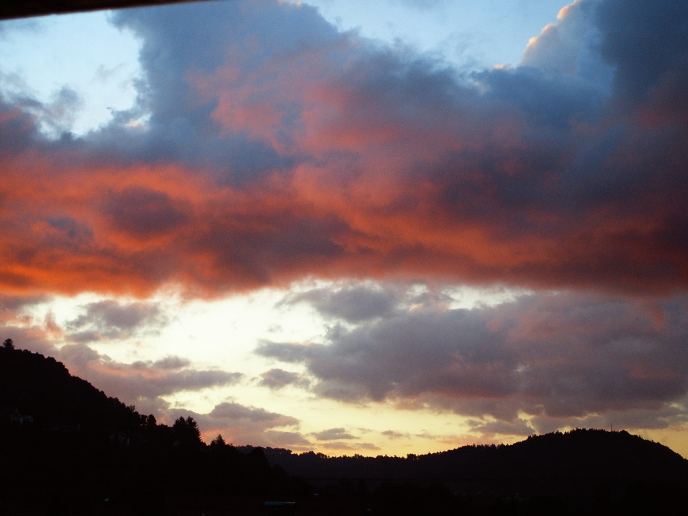 Sonnenuntergang in Wolken