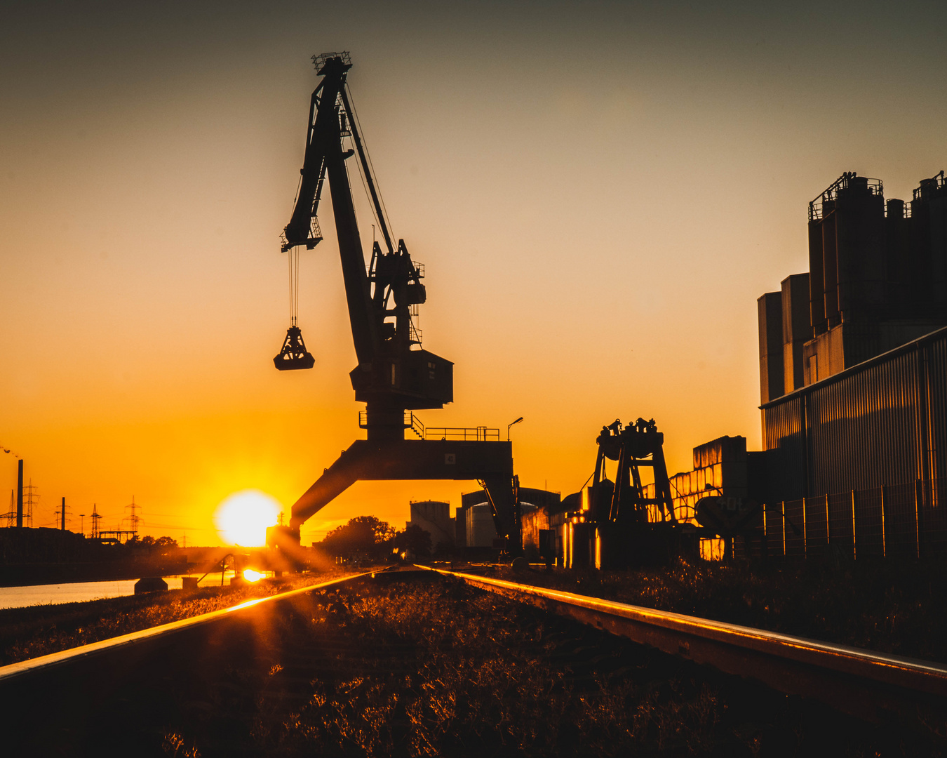 Sonnenuntergang Ladehafen