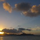 Sonnenuntergang LaDigue mit Blick auf Praslin