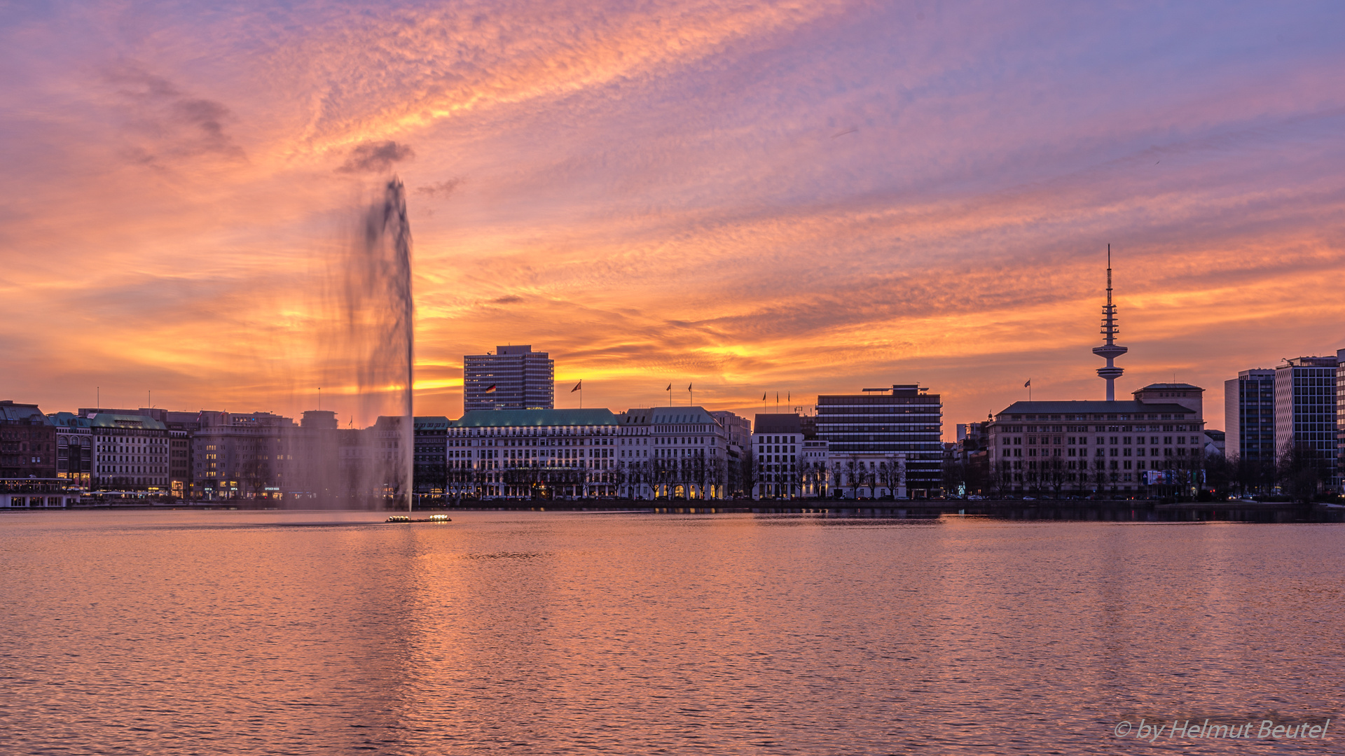 Sonnenuntergang mit Alsterfontäne