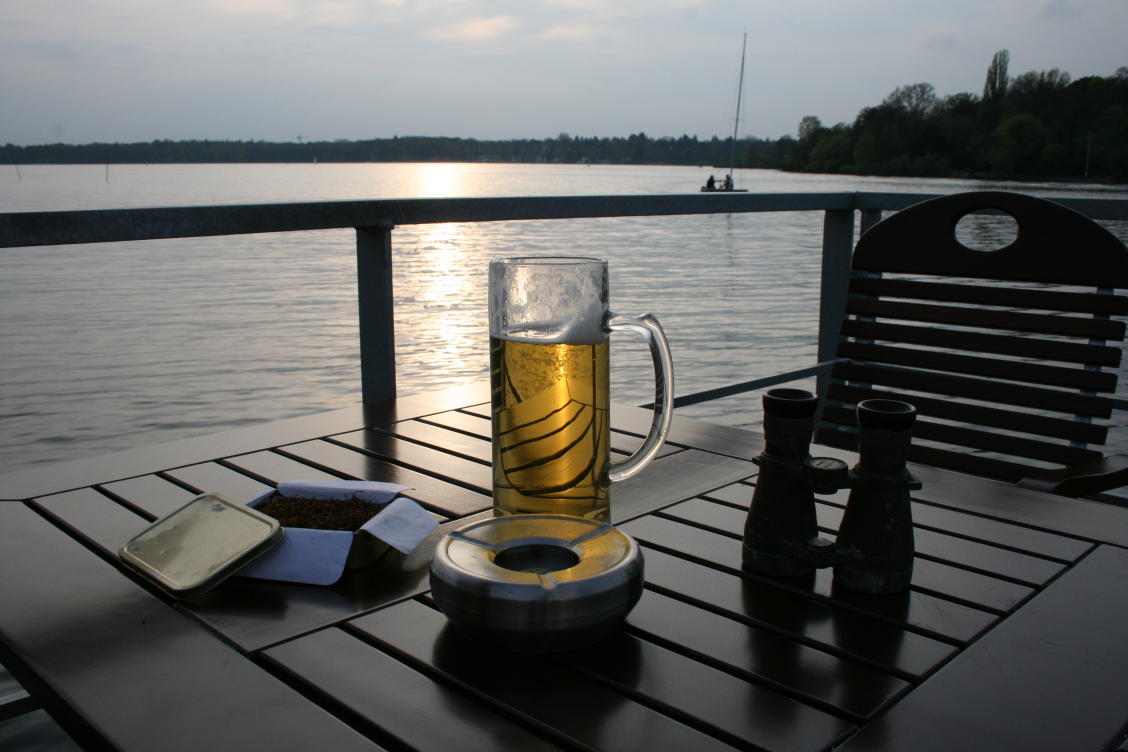 Sonnenuntergang mit Bierglas