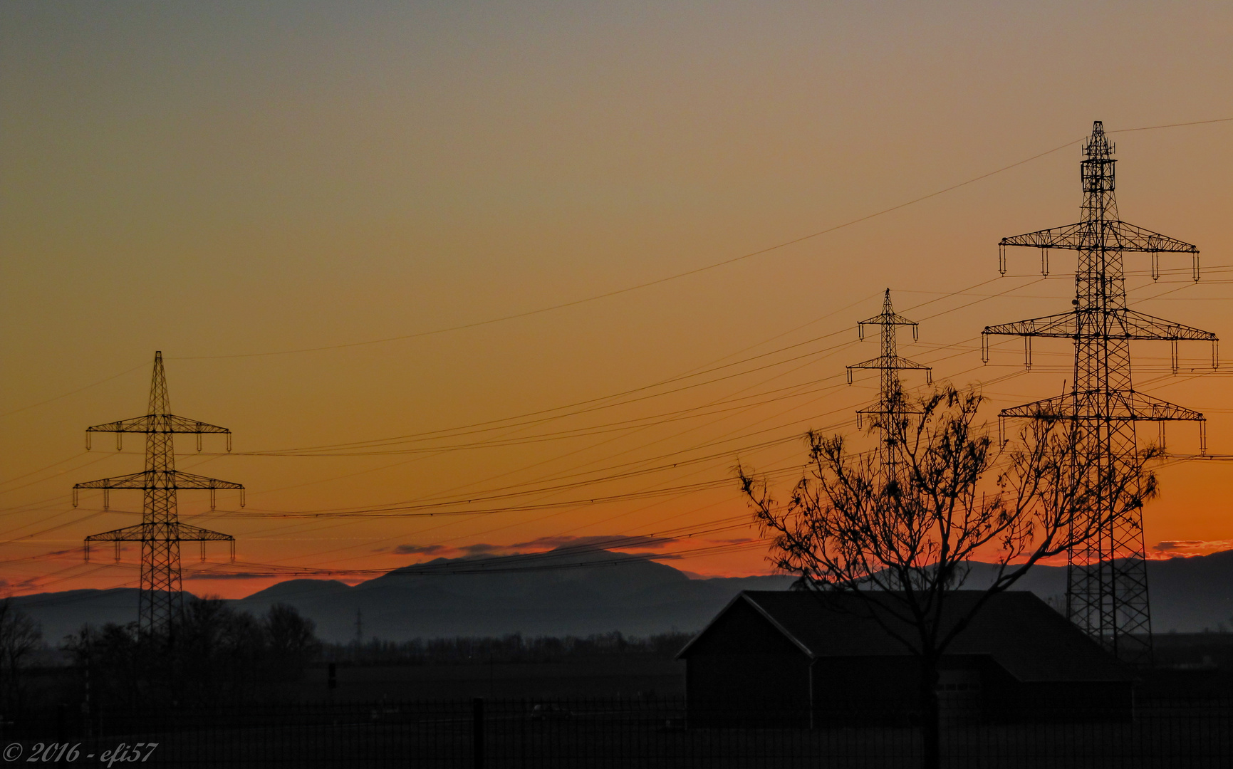 Sonnenuntergang mit Blick auf Schneeberg