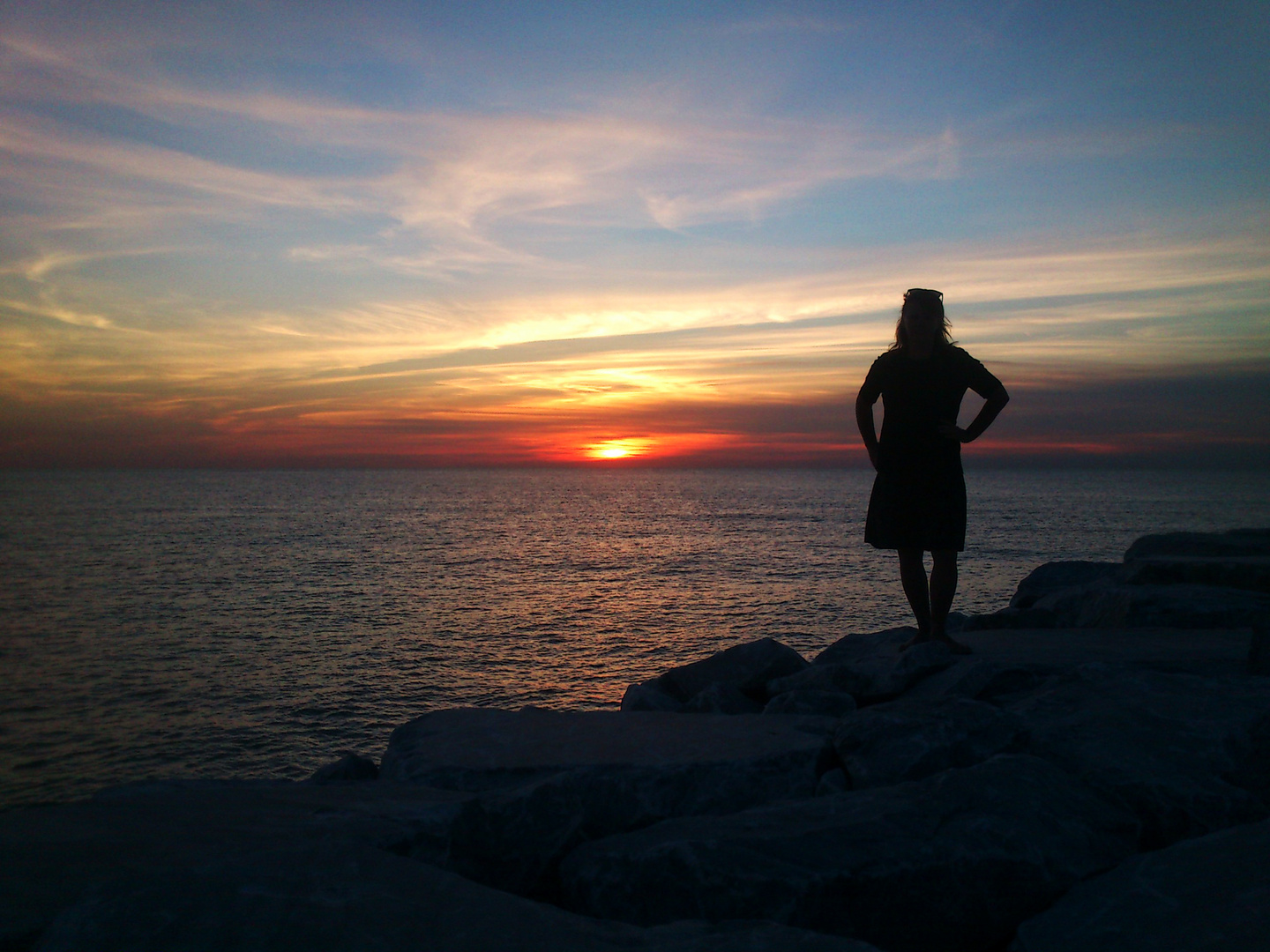 Sonnenuntergang mit Blick zum Fotograf (Viareggio, Italien)