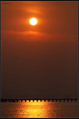 Sonnenuntergang mit Brücke