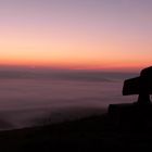 Sonnenuntergang mit dem Nebel im Tal