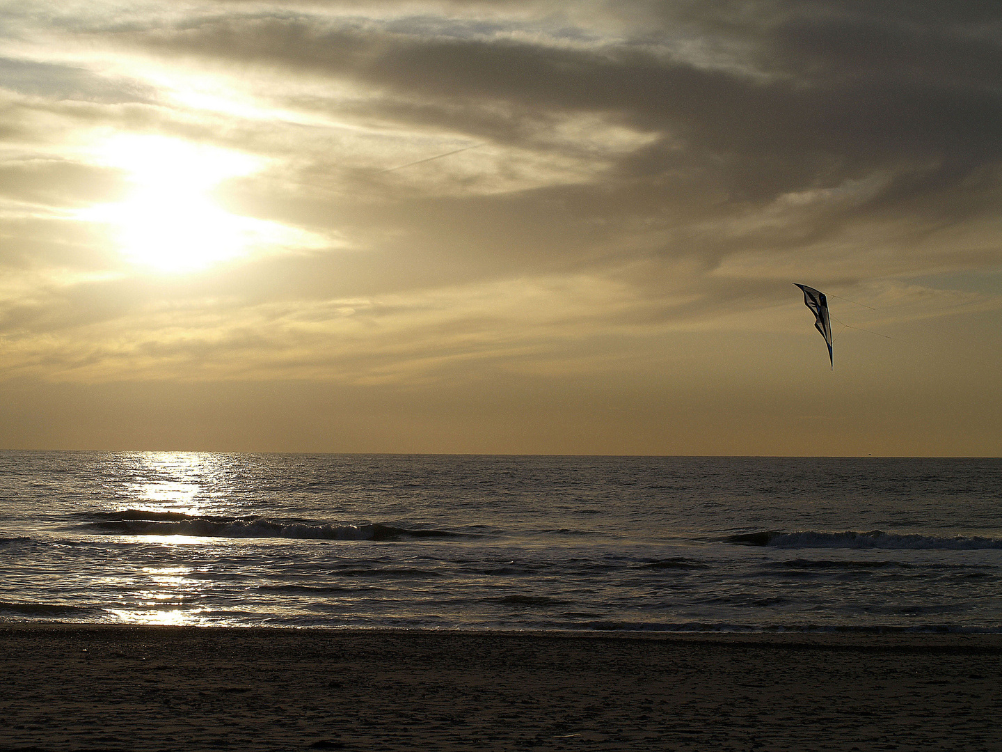 Sonnenuntergang mit Drachen