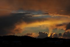 Sonnenuntergang mit einem Glas Wein...schön...