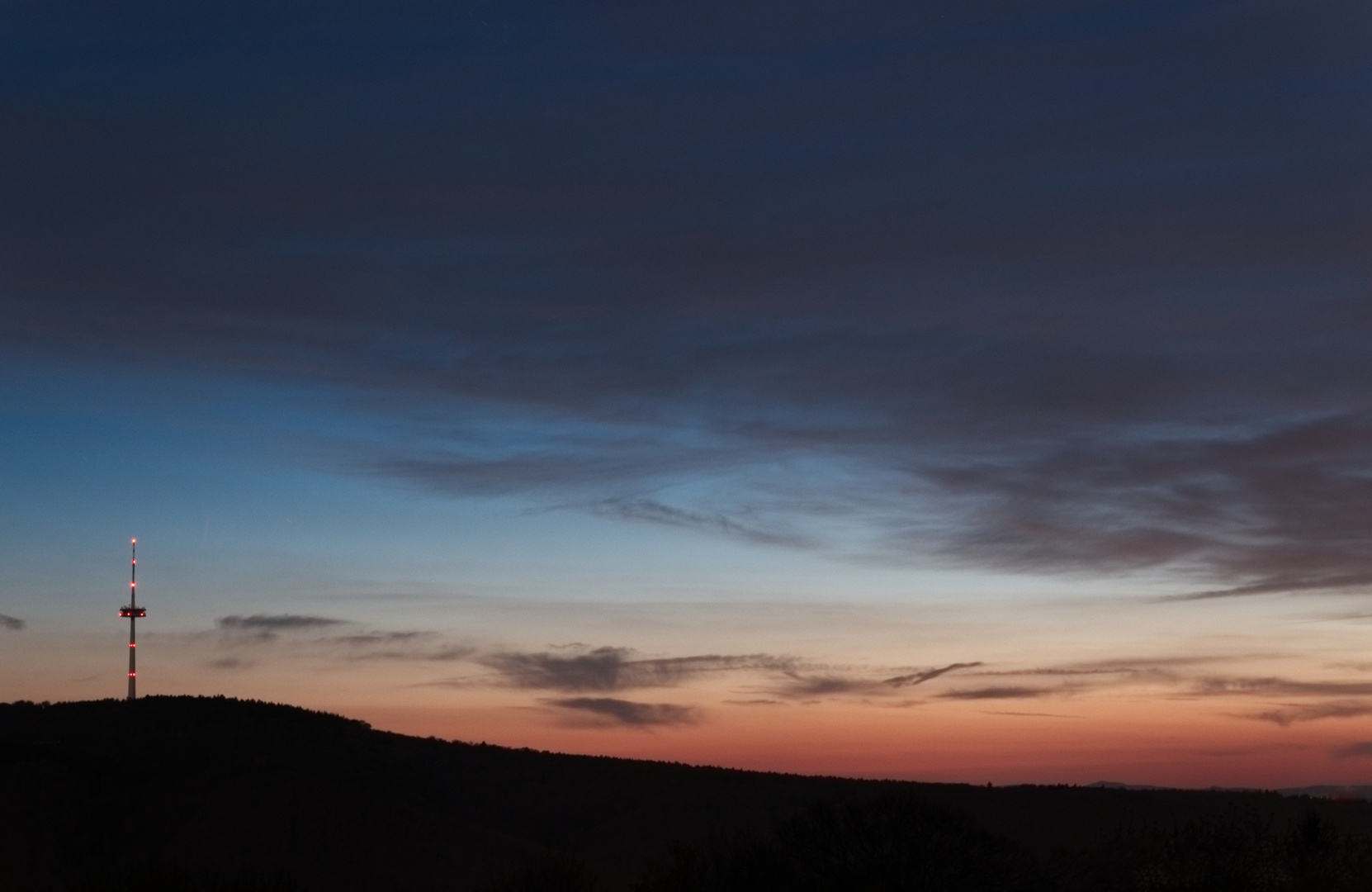 Sonnenuntergang mit Funkturm