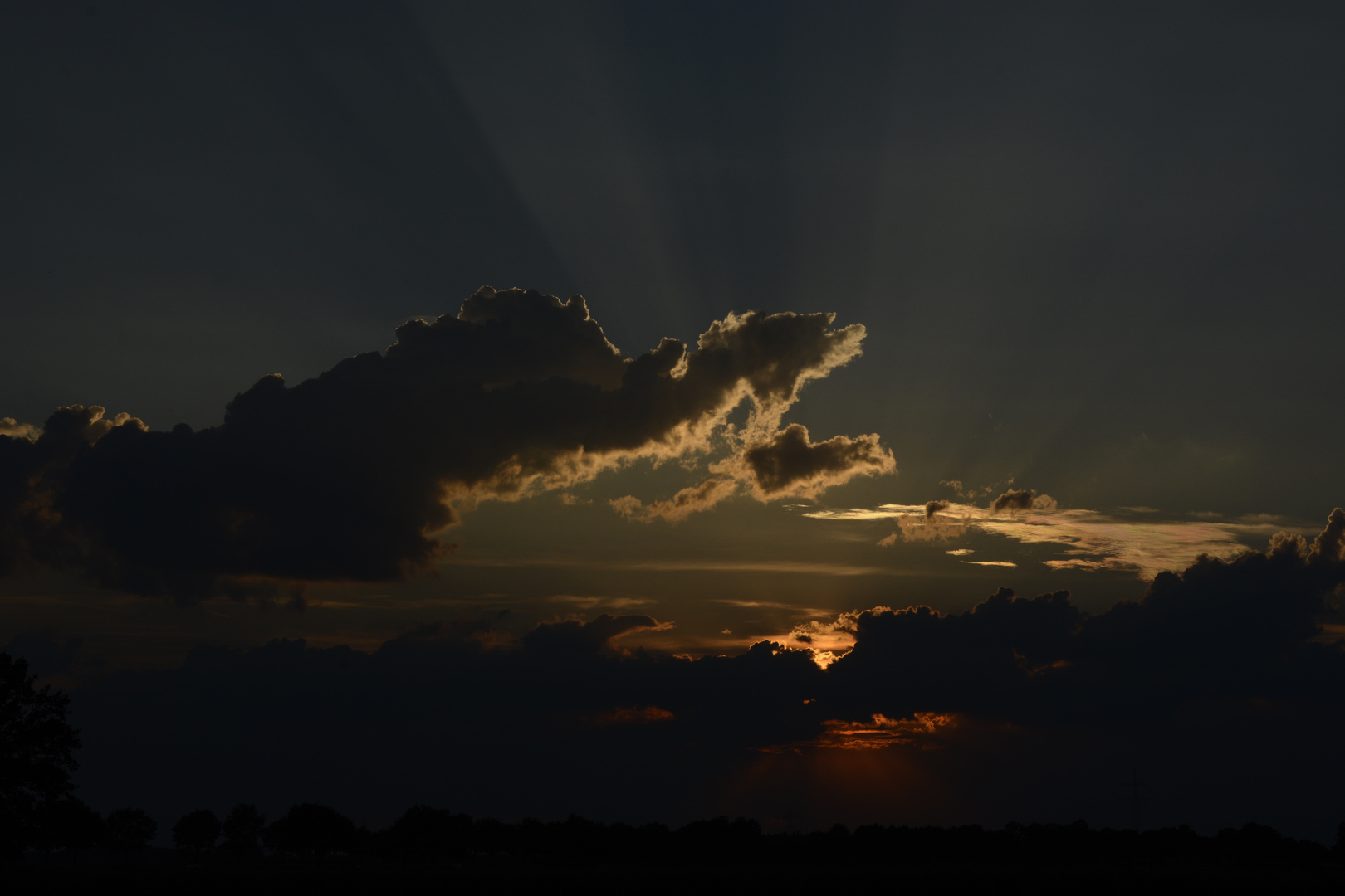 Sonnenuntergang mit Gewitter