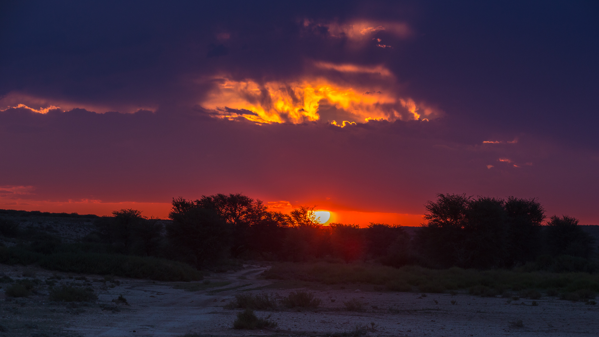 Sonnenuntergang Mit Gewitterstimmung Foto Bild Africa Southern Africa Landschaft Bilder Auf Fotocommunity