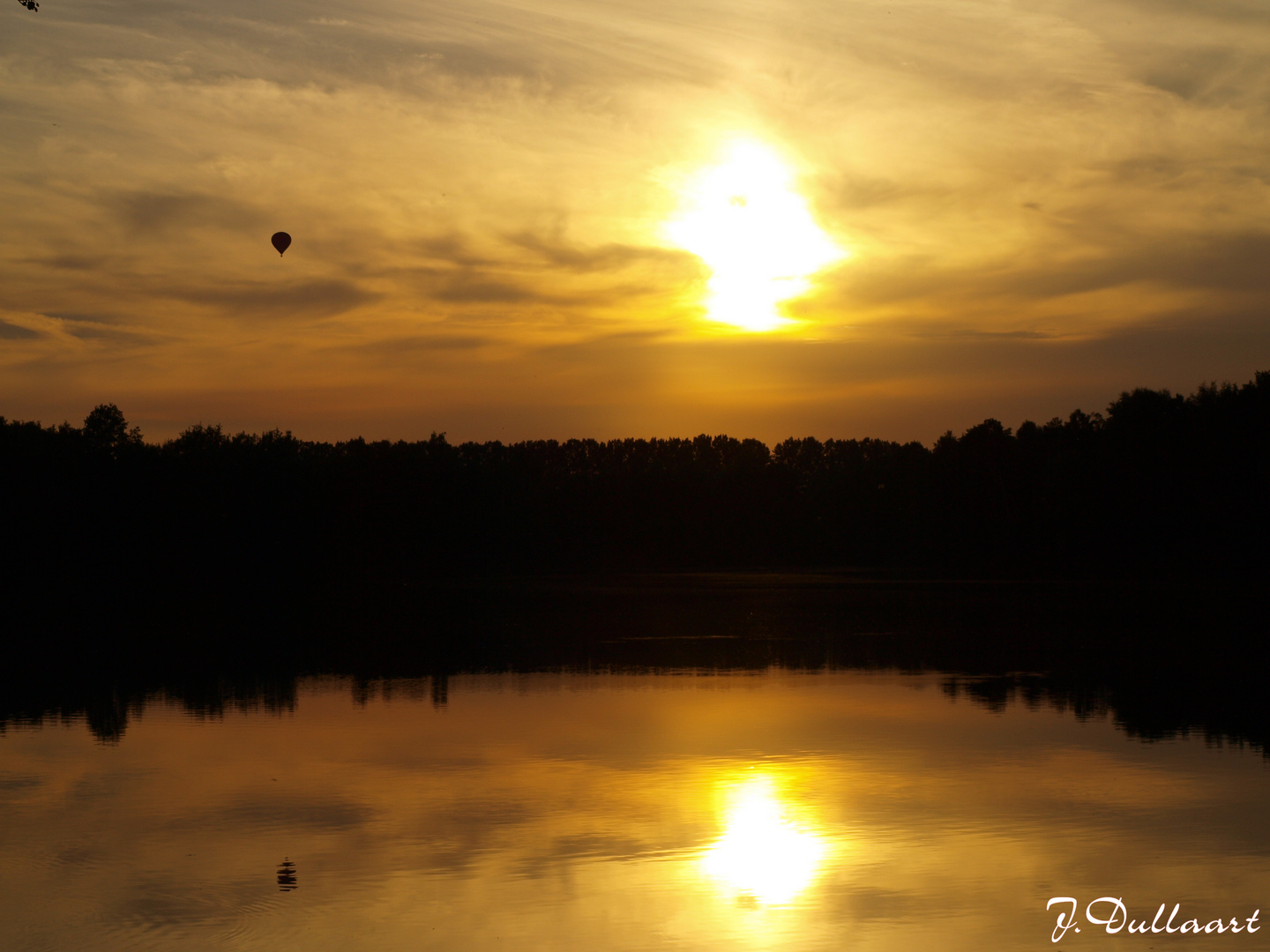 Sonnenuntergang mit Heißluftballon am Dirksmeier See