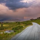 Sonnenuntergang mit Hütten in Norwegen