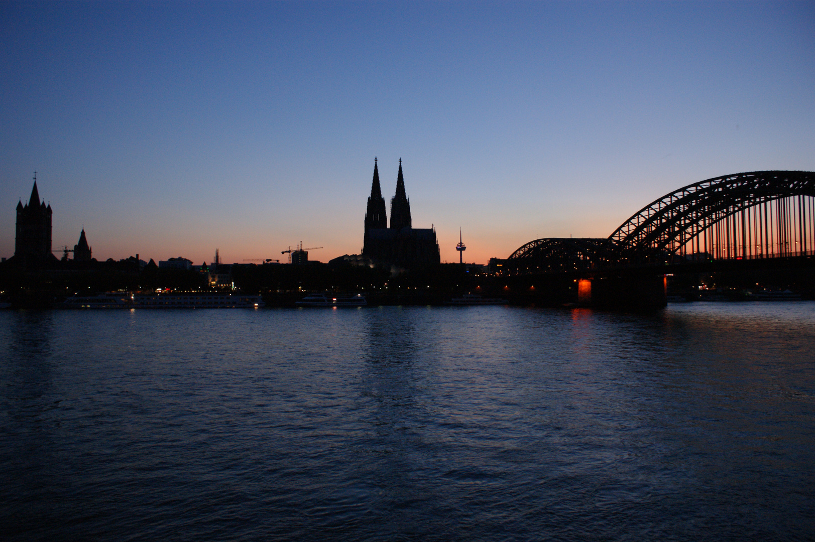 Sonnenuntergang mit Kölnpanorama