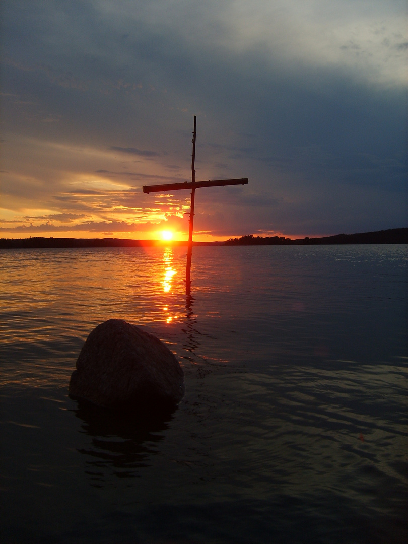 Sonnenuntergang mit Kreuz