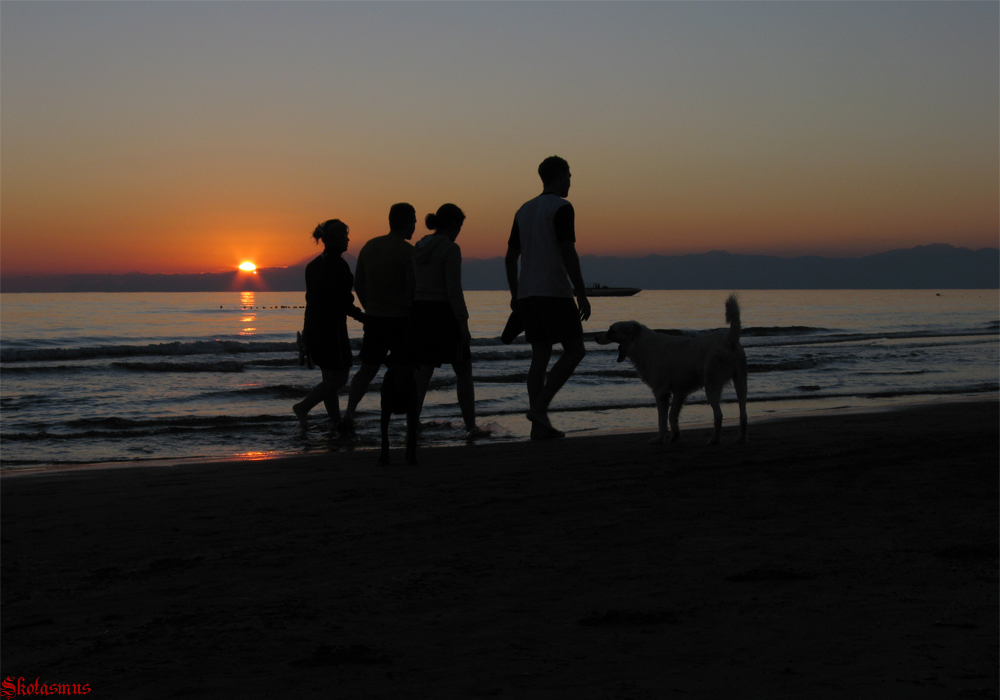 Sonnenuntergang mit Menschen