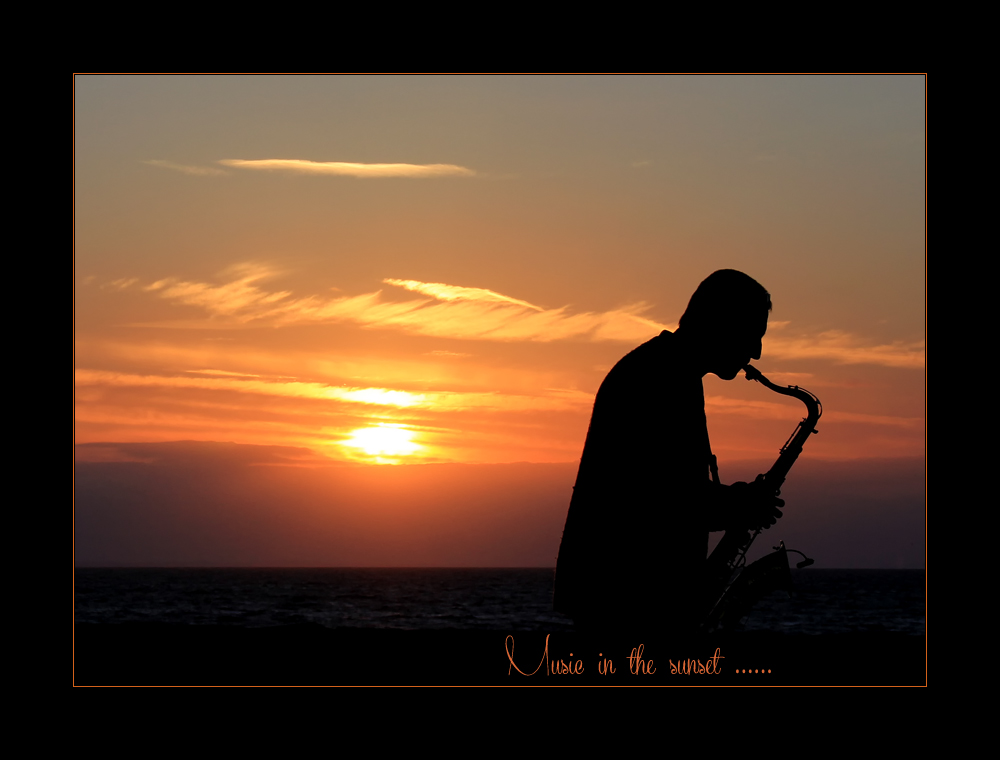 SONNENUNTERGANG MIT MUSIKBEGLEITUNG