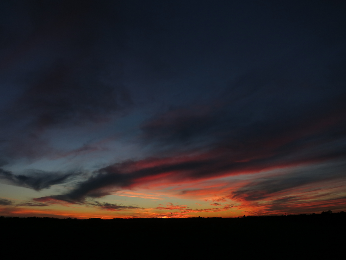 Sonnenuntergang mit Riemer Messeturm