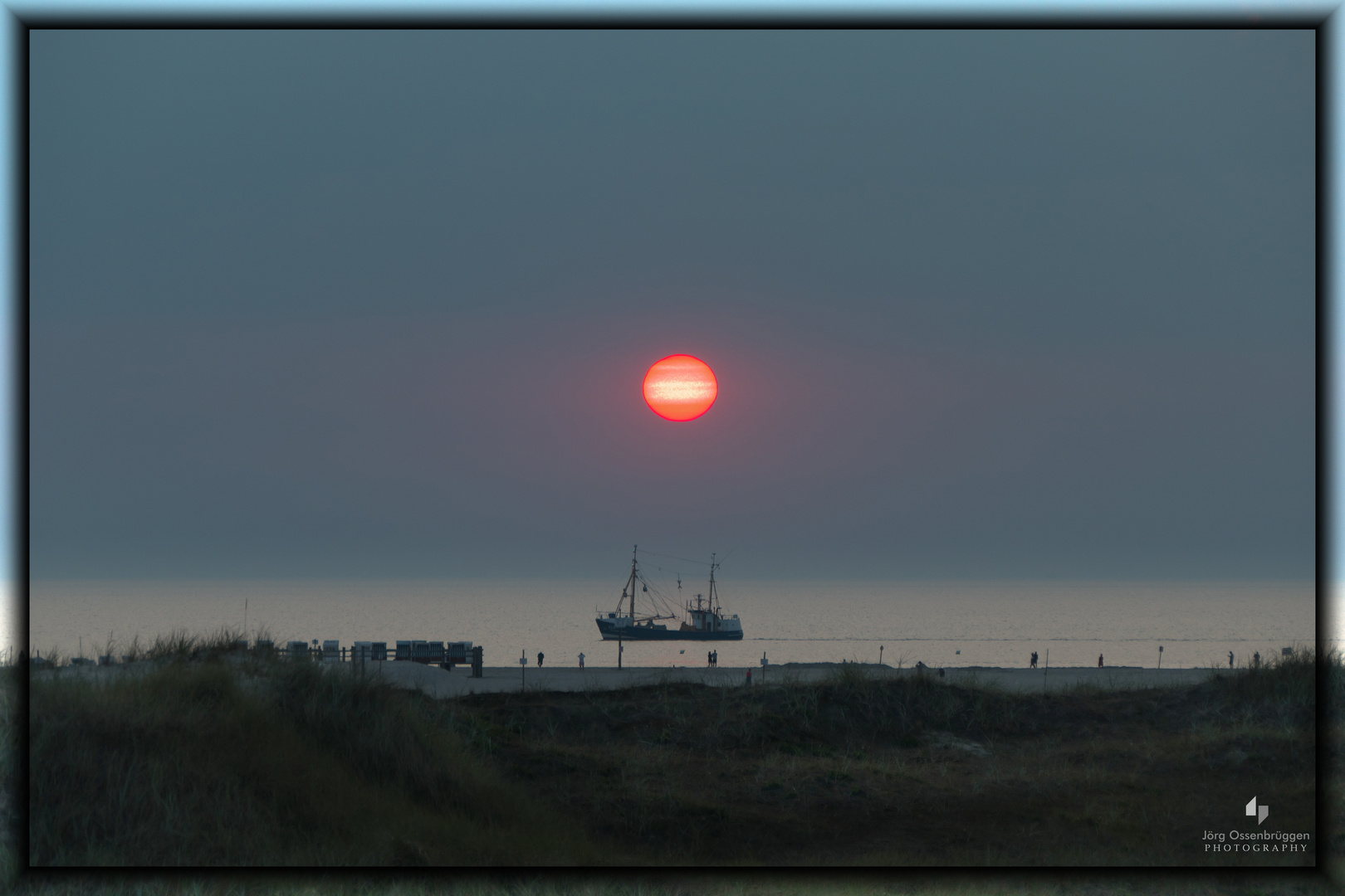 Sonnenuntergang mit Schiff